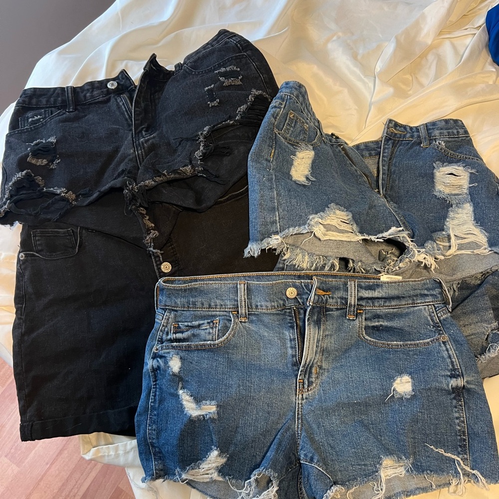 5 pairs of denim shorts